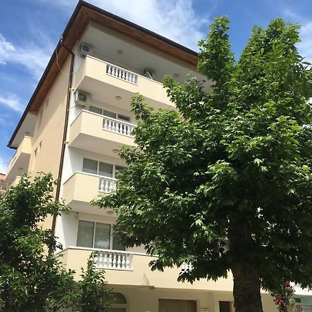 Borko Guest House Primorsko Buitenkant foto