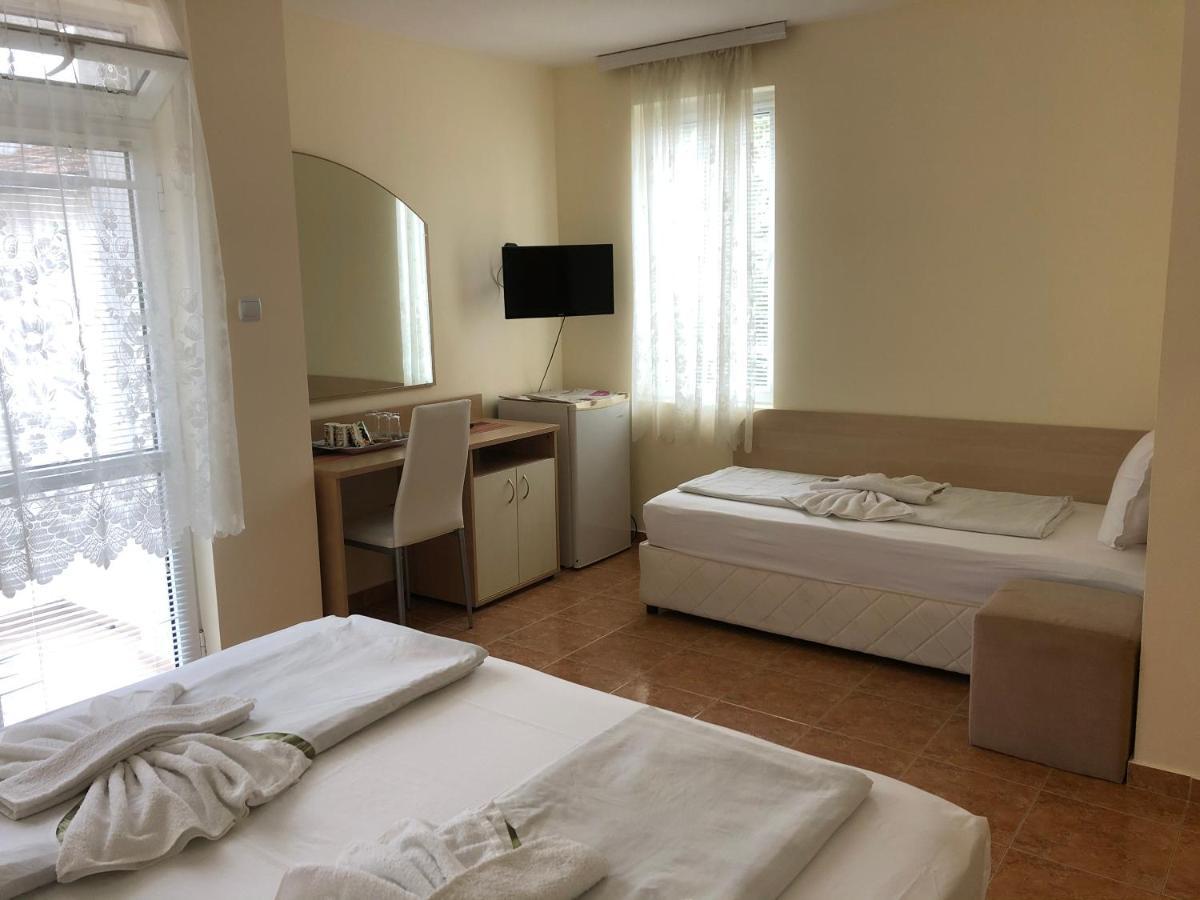 Borko Guest House Primorsko Buitenkant foto