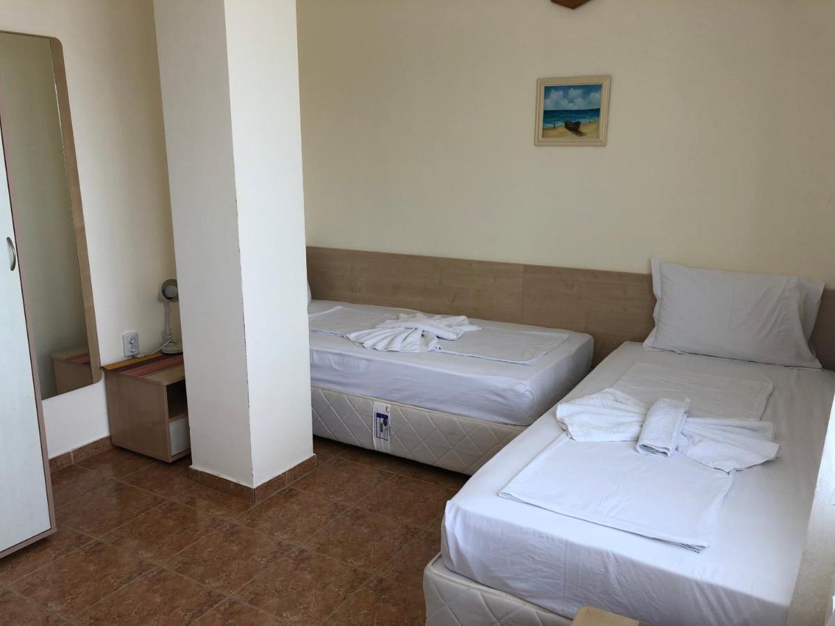 Borko Guest House Primorsko Buitenkant foto