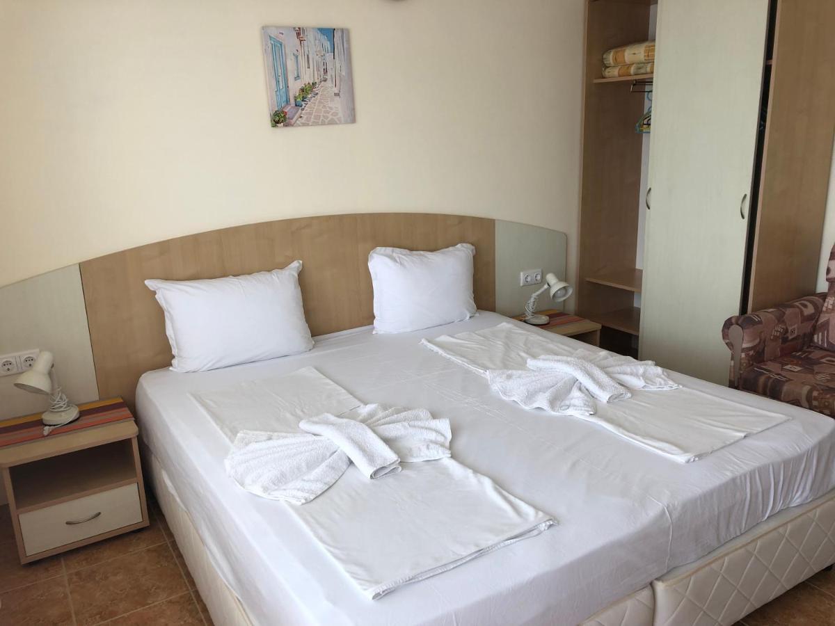 Borko Guest House Primorsko Buitenkant foto
